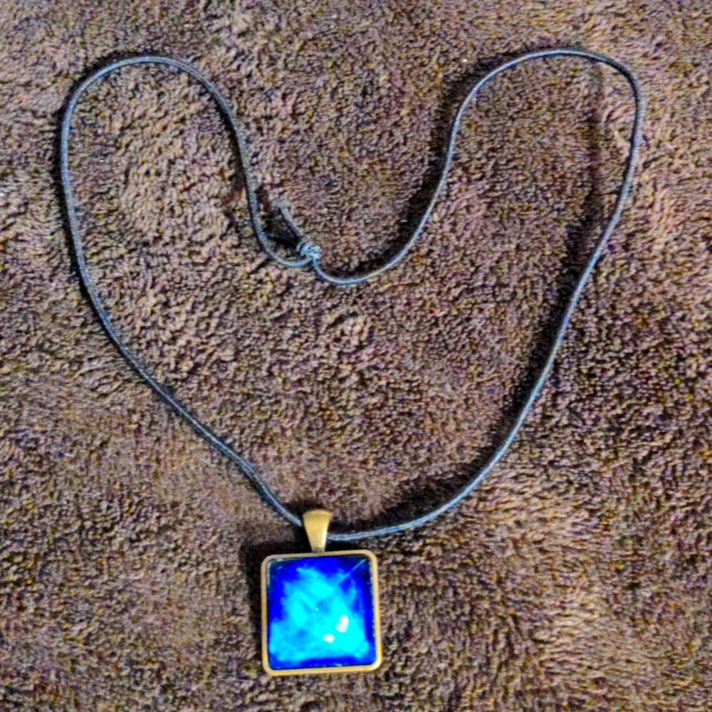 ❤️ Blue Pyramid Necklace